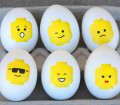 Letölthető minta Lego-figurás húsvéti tojásokhoz