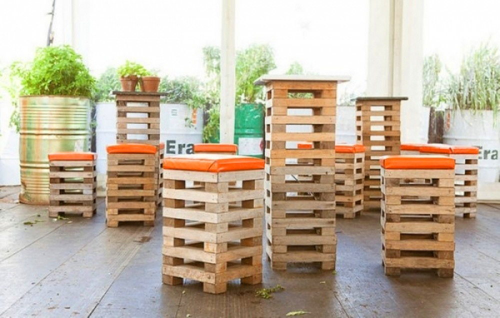 re-bútorok újrahasznosított alapanyagokból