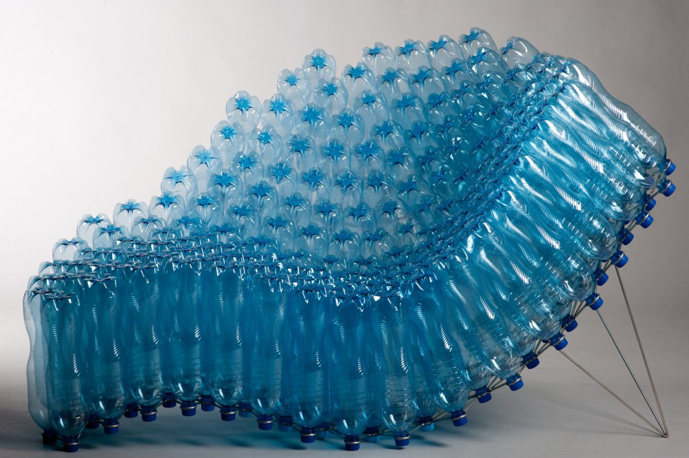 ülőbútor műanyag palackokból - újrahasznosítás